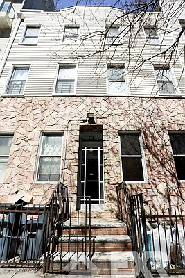 Rented by EXR | media 57