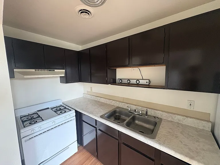 570 Miller Ave — Photo 7