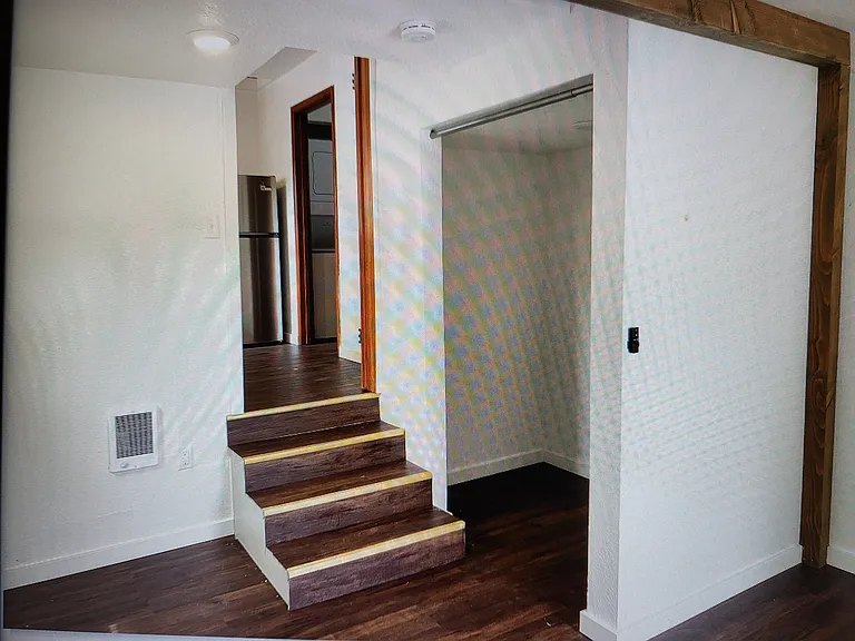 719 SW 4th St #101 — Photo 6