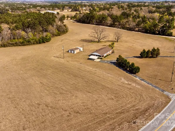 6302 Lockhart Rd, Kershaw, SC 29067