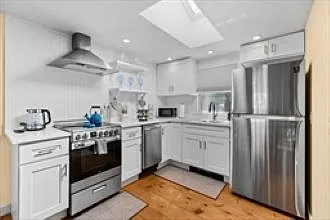 3 bed, 800 sqft, $3,000 — Photo 3