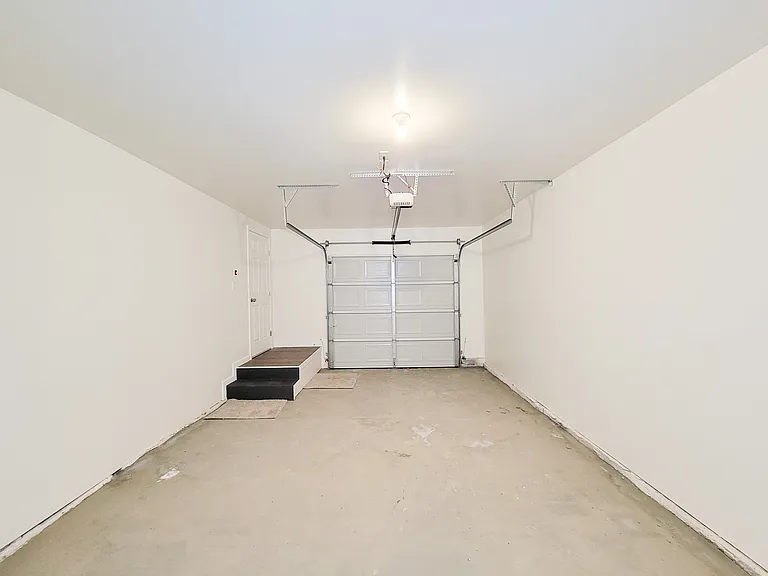 413 S Market St — Photo 30