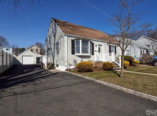 18 Shupin St, Spotswood, NJ 08884