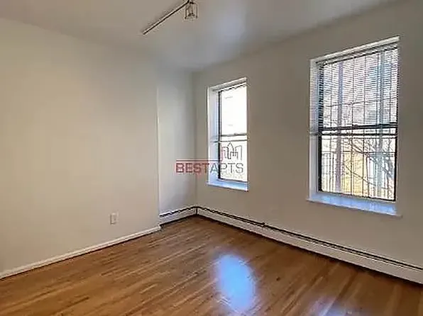 413 W 52nd St APT 2B, New York, NY 10019