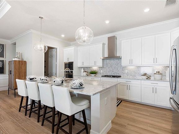 5th image of 14931 Blue Bay Cir
