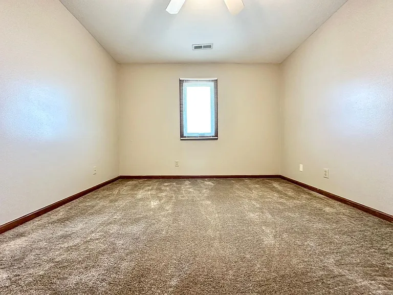 2208 Todd Dr — Photo 16