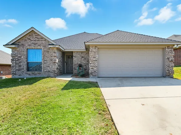 1029 Inverness Dr, Weatherford, TX 76086