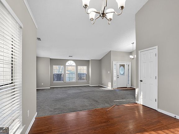 5th image of 716 Shore Ln