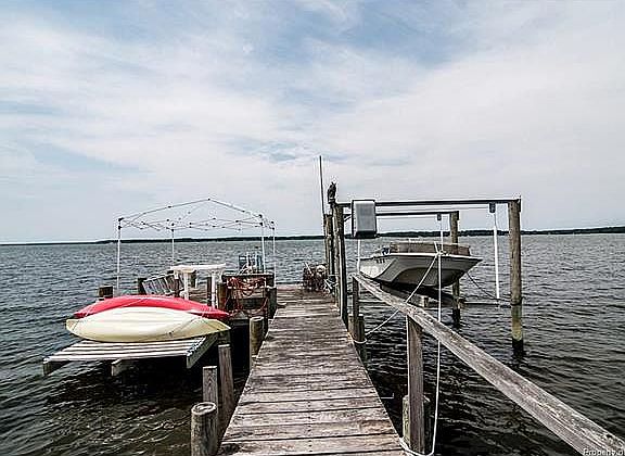 3rd image of 646 Northwood Cv