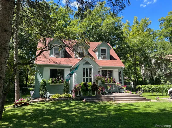 30529 Marshall St, Southfield, MI 48076