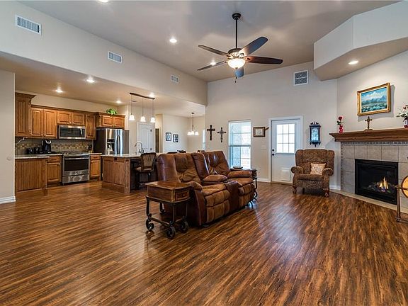 4th image of 3142 N Haven Dr