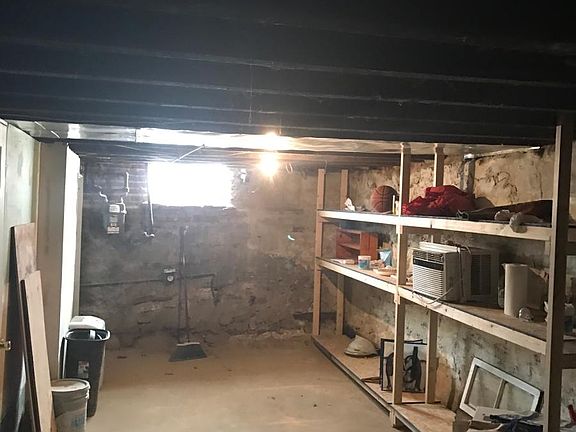 3rd image of 1607 Bainbridge St