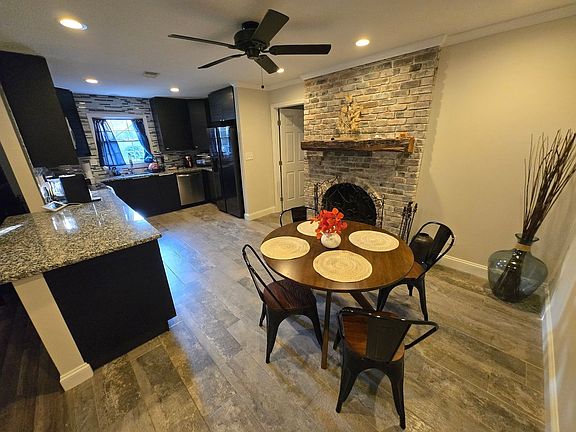 4th image of 6201 Bridgeport Dr