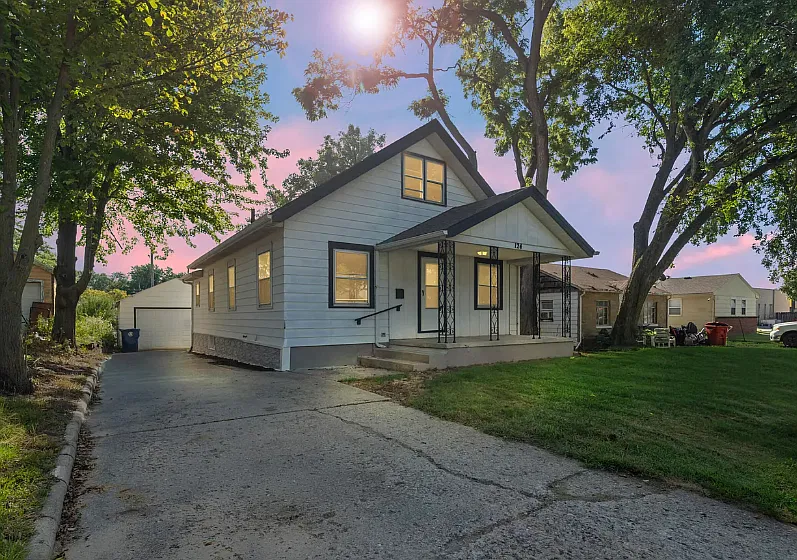 4 bed, 1262 sqft, $2,450 — Photo 1