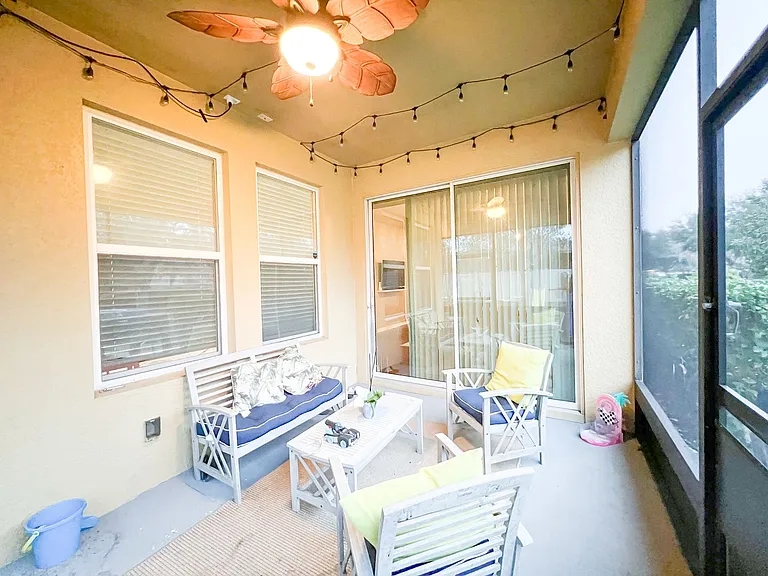 402 Rock Springs Cir — Photo 30