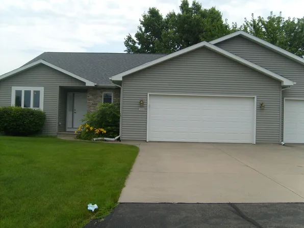 3469 Nelson Rd, Oshkosh, WI 54904