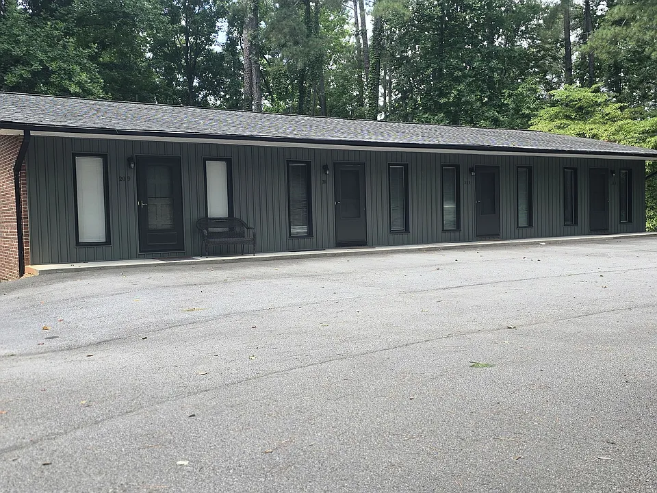 215 Harbor Dr