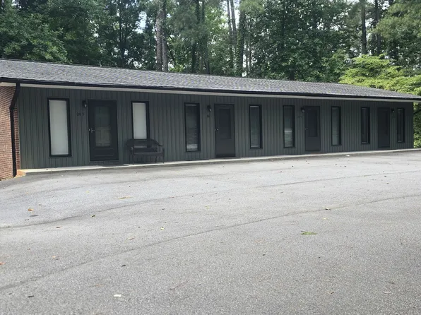 215 Harbor Dr, Seneca, SC 29672