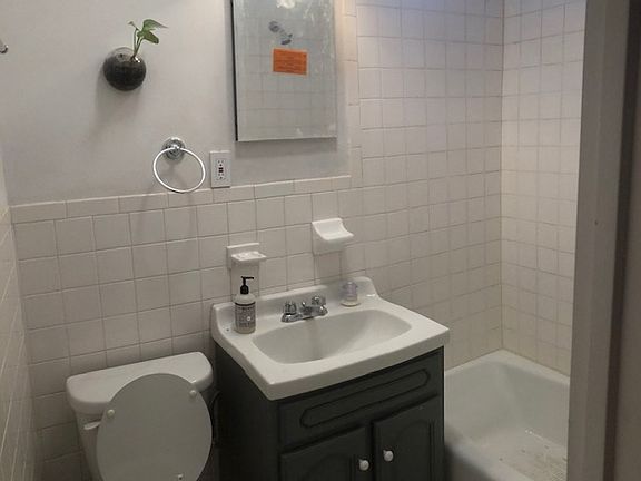 5th image of 340 E 5th St APT B3