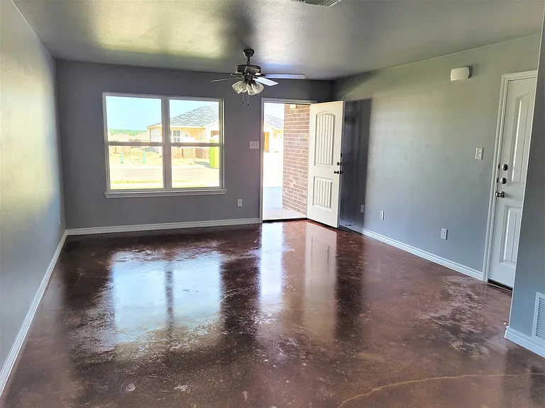 1810 Castroville Trl #B — Photo 3