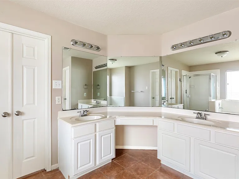 4914 Winding Timbers Cir — Photo 22