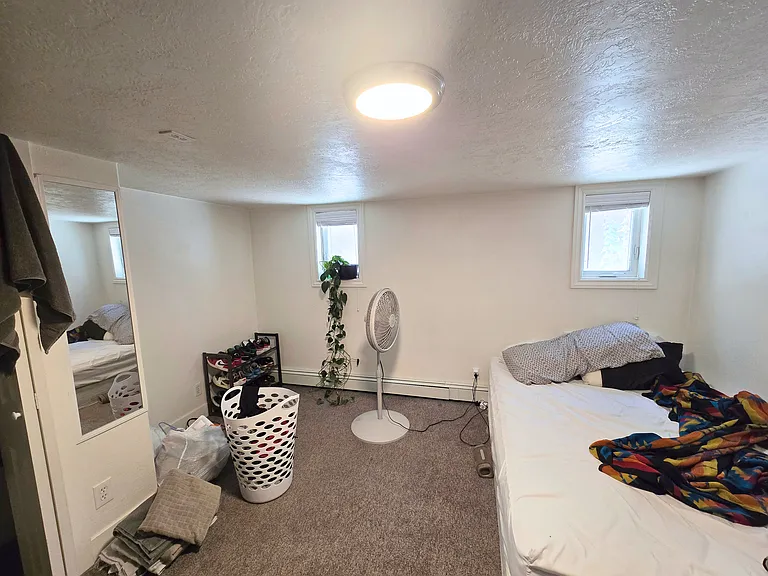 131 E 300 N — Photo 10