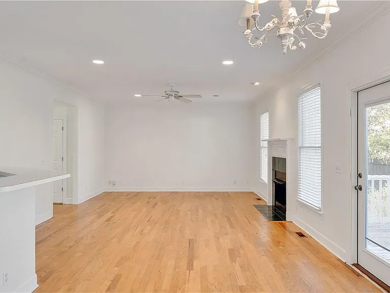 112 Newfield St — Photo 10