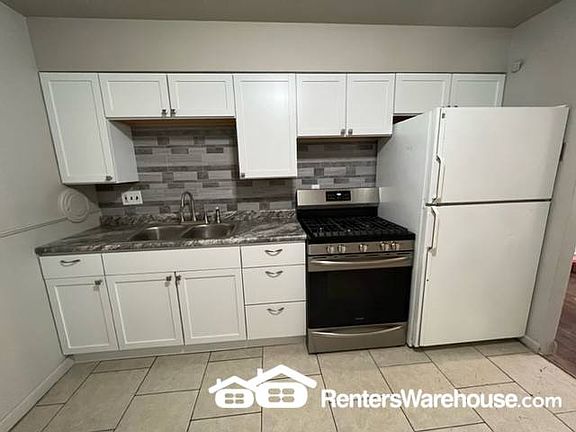 4th image of 922 S Taylor Ave