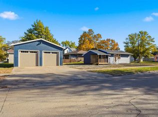 702 N 5th Ave, Washington, IA 52353