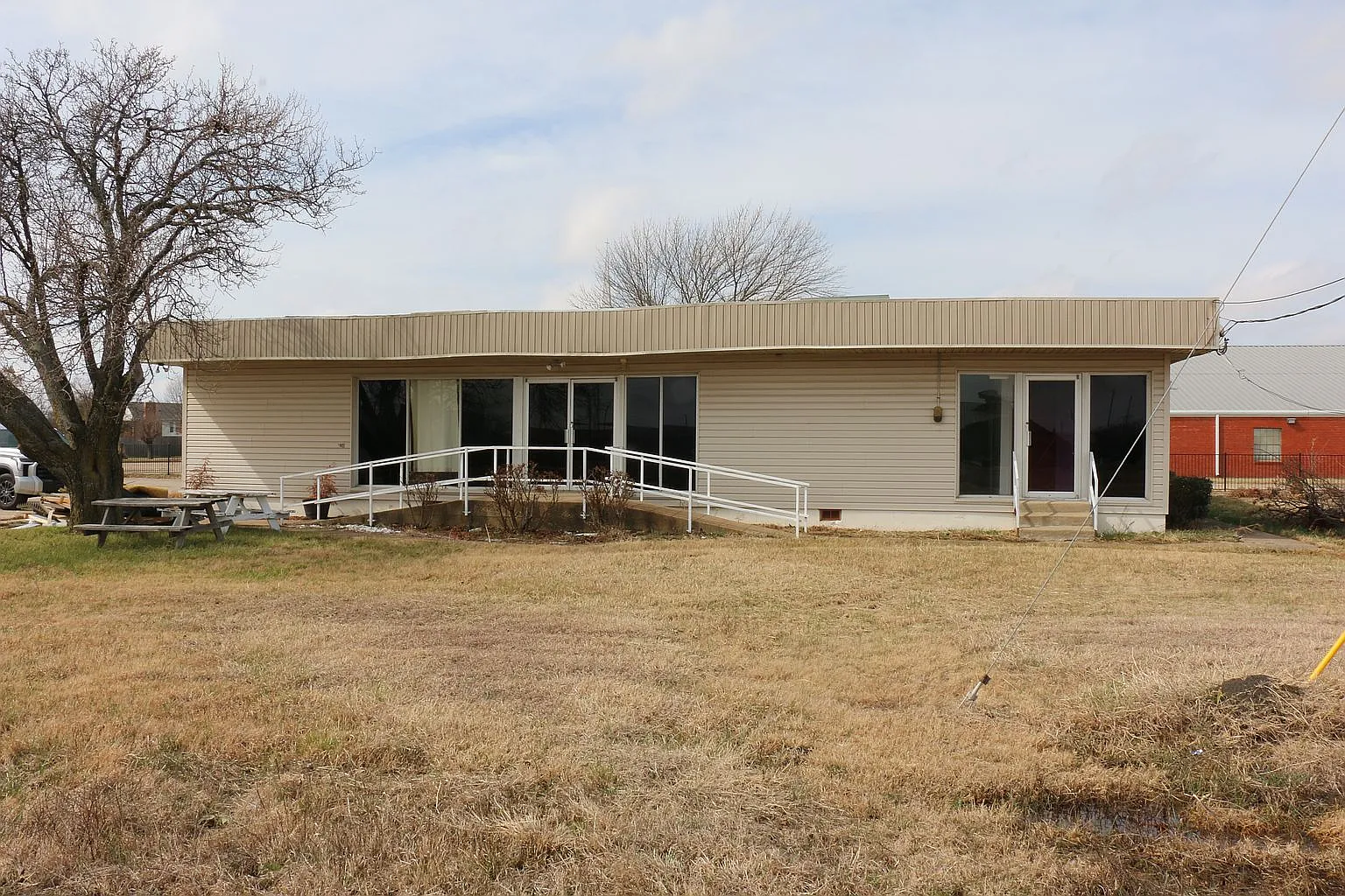 1 bed, 2542 sqft, $3,995 — Photo 1