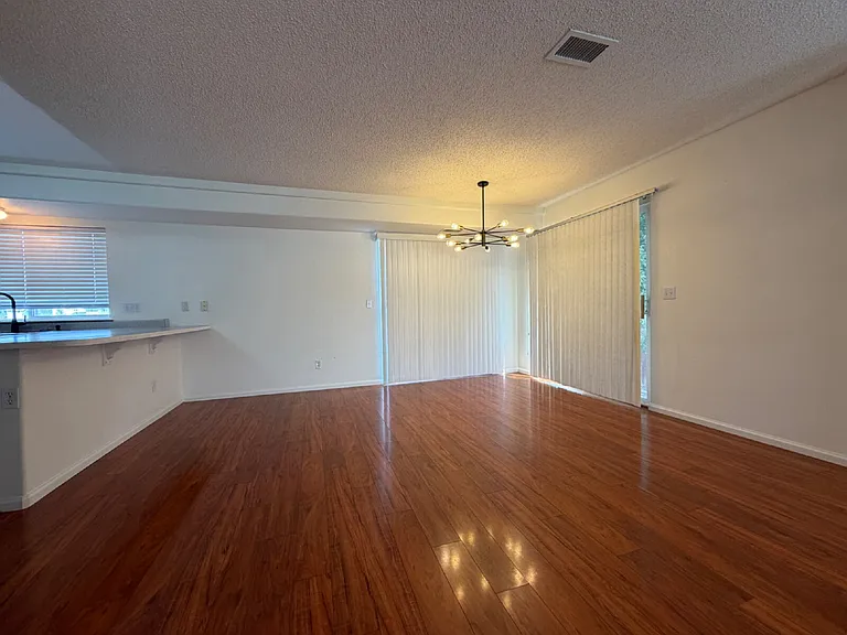 4054 Perth St — Photo 4