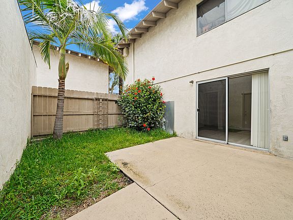3rd image of 918 S Webster Ave #60561248