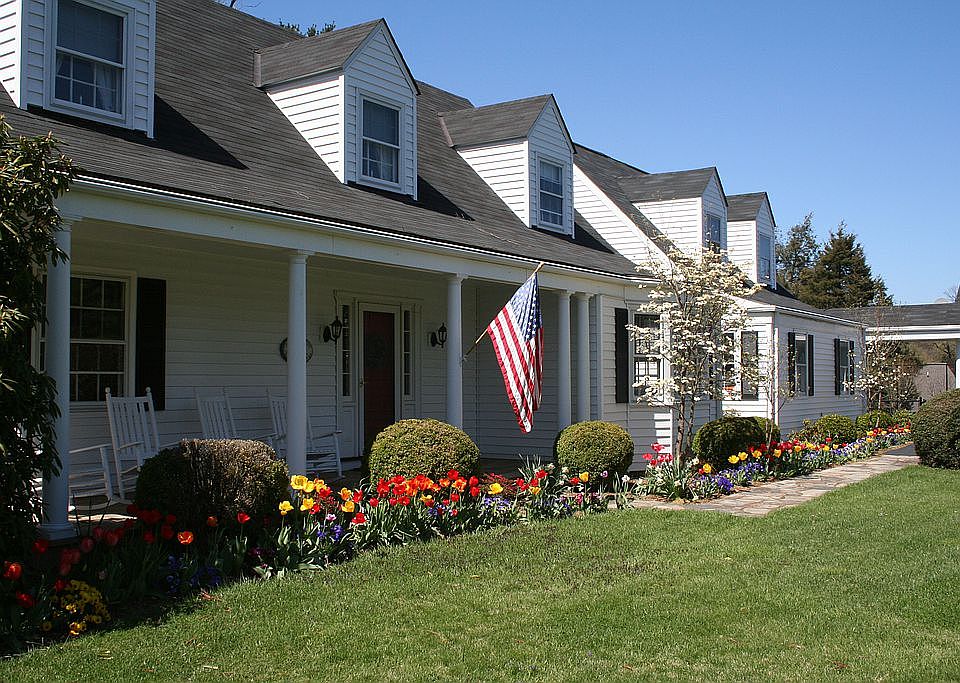 1st image of 164 Old Orchard Ln