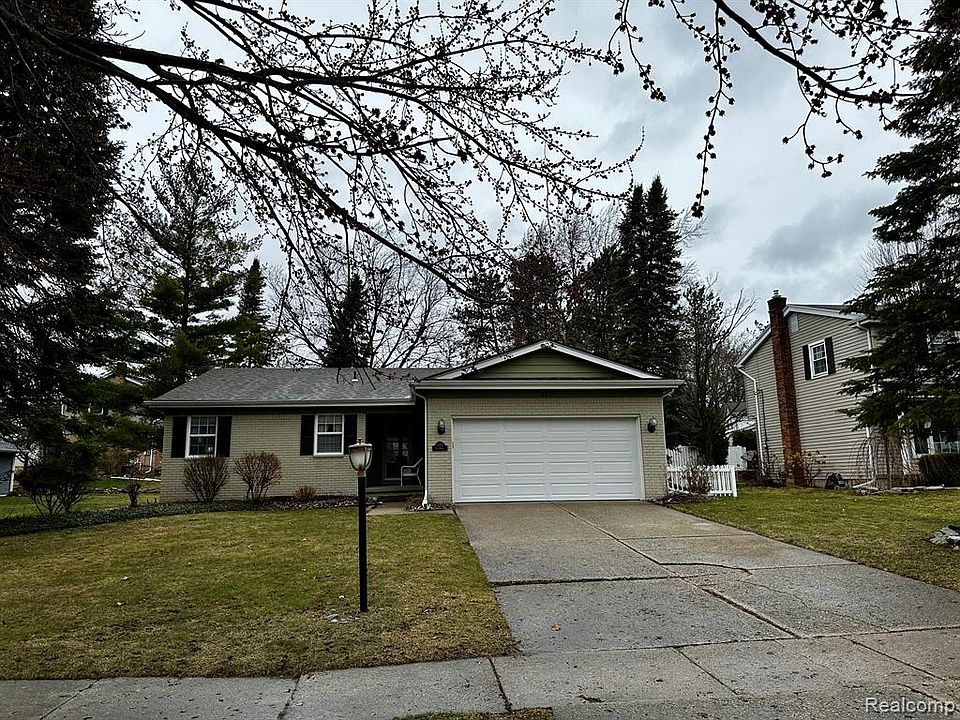 533 Old Bridge Rd, Grand Blanc, MI 48439 Zillow