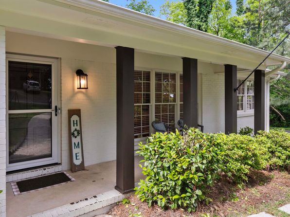 2457 Old Briar Trl, Hoover, AL 35226