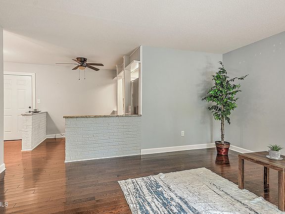5th image of 361 Belmont Dr APT 14
