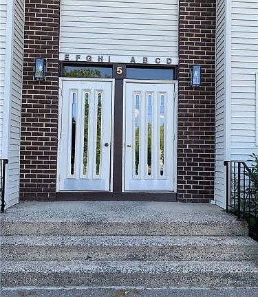 2nd image of 5 Blue Hill Commons Dr Unit A
