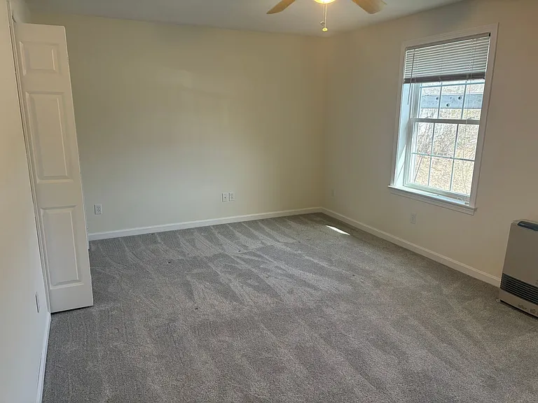 4 Commonwealth Dr — Photo 73