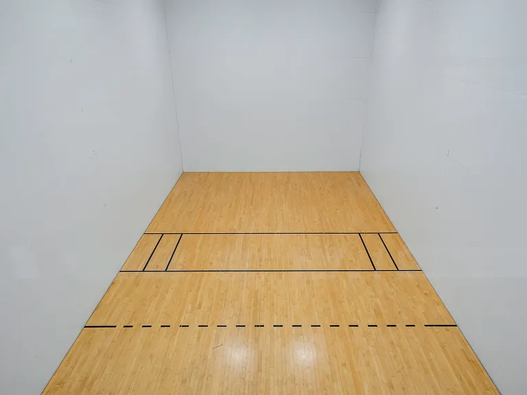 The Racquet Club Apartments — Photo 14