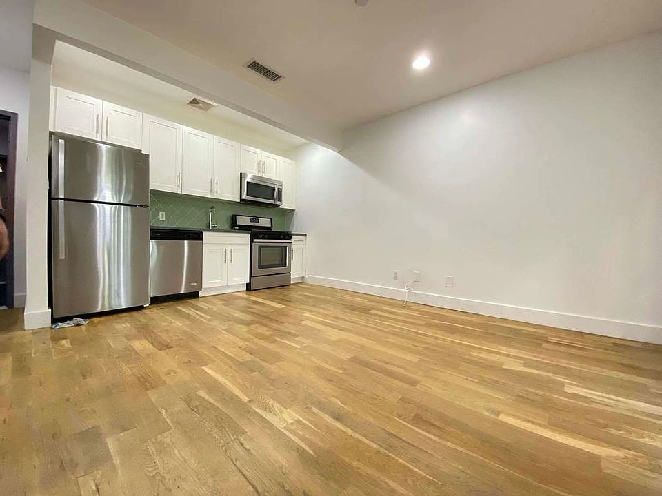 1st image of 126 Boerum St APT 3B