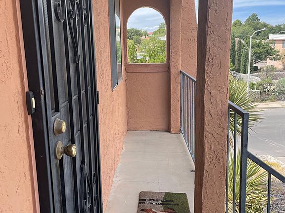 3rd image of 3128 Hillrise Dr APT A