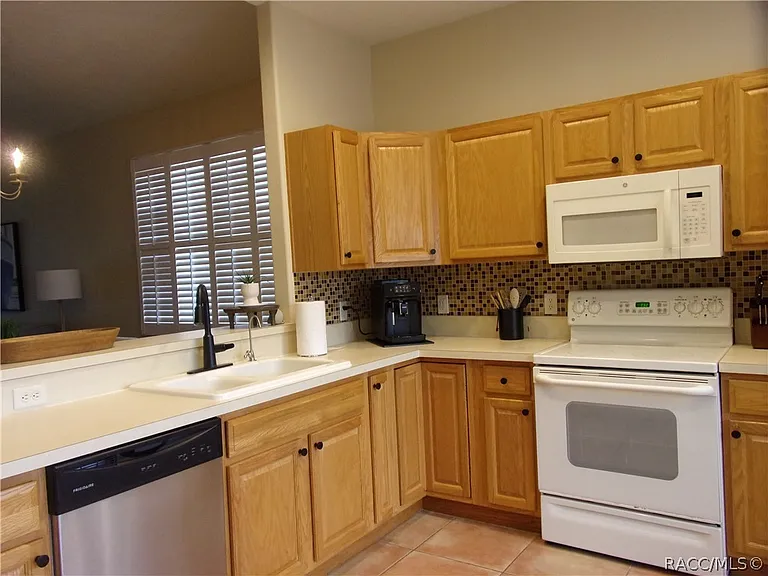 877 W Silver Meadow Loop — Photo 14