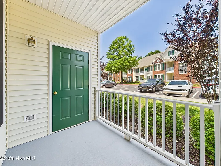 2111 Kudrow Ln — Photo 37