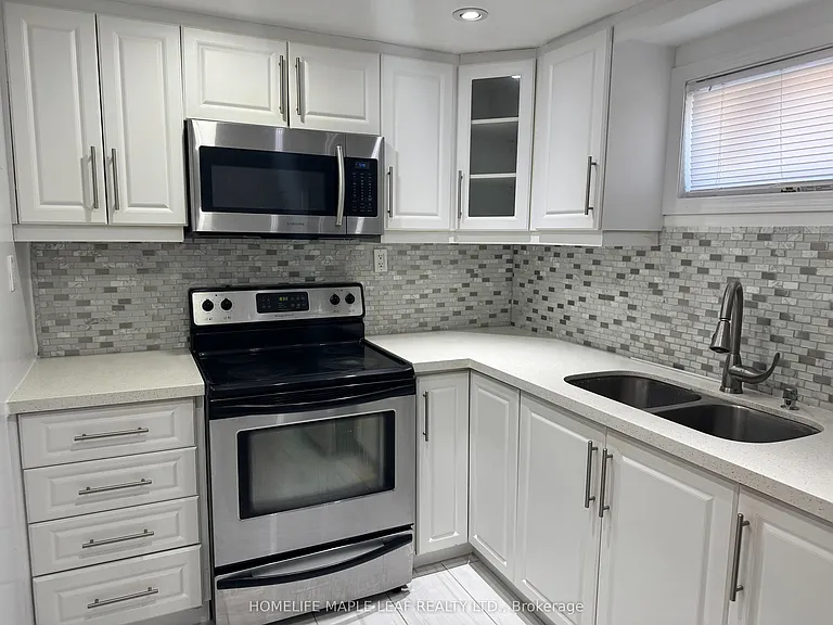 8 Montrose Pl — Photo 7
