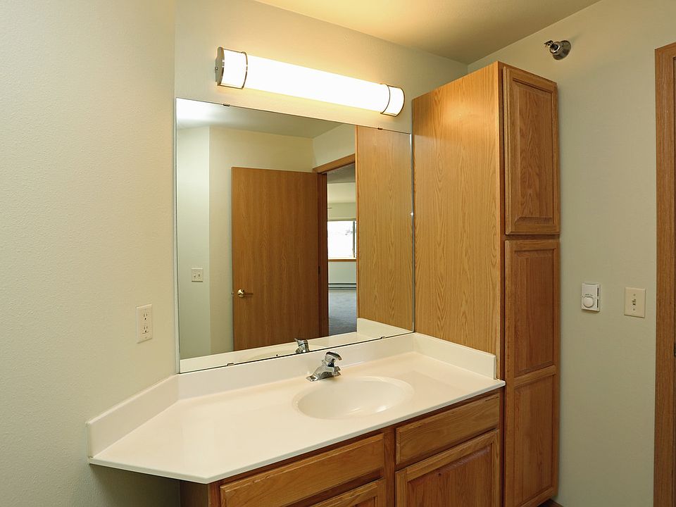 1st image of 302 Prairie Heights Dr APT 106