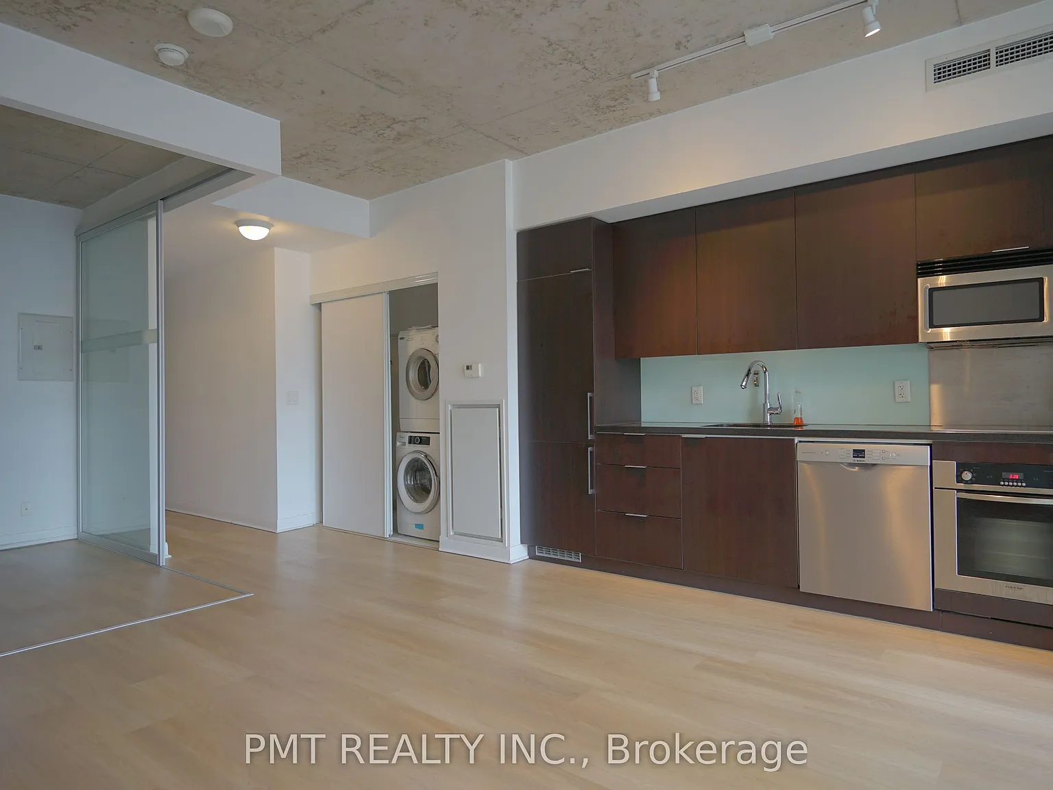 2 bed, $2,550 — Photo 2