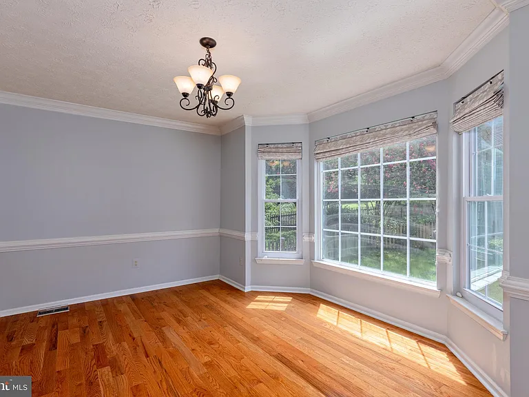 2807 Chapman Ct — Photo 8
