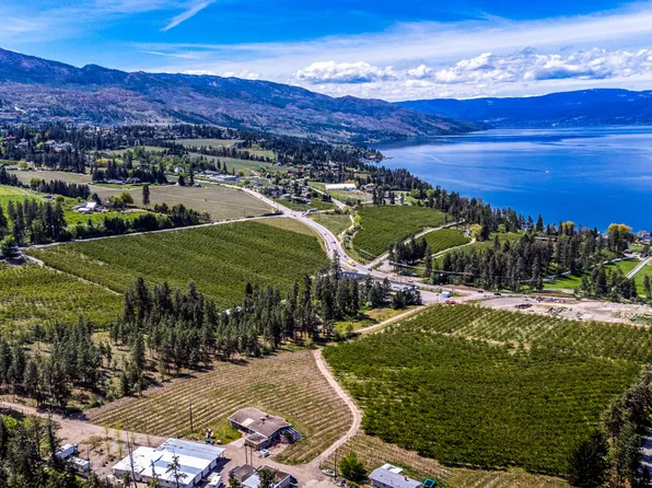 4729 Lakeshore Rd, Kelowna, BC V1W 4H6