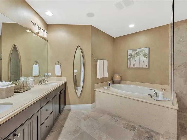 2543 Marquesa Royale Ln #Penthouse 301 — Photo 29