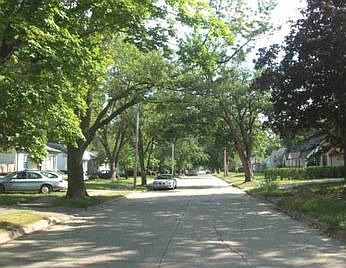 2nd image of 19435 Woodbine St